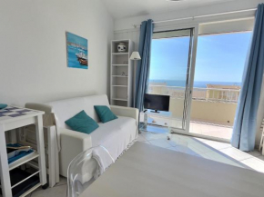 Sea view apartment in the center of Valras-Plage for 4 people